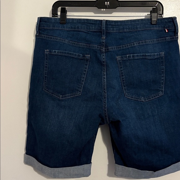 Tommy Hilfiger Denim Cuffed Bermuda Shorts 14 - Picture 7 of 8